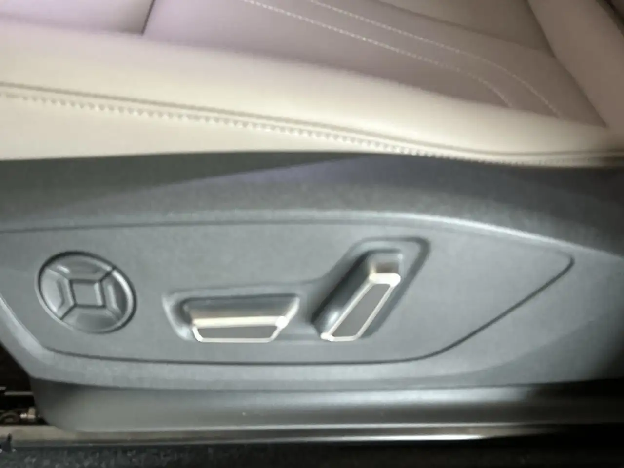 Audi Q3 снимка Audi Q3