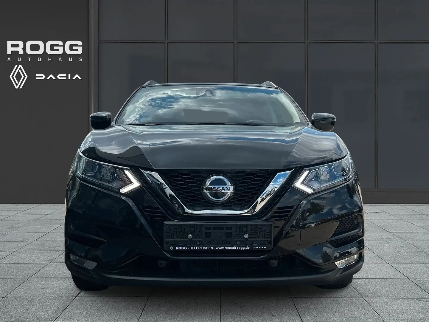 Nissan Qashqai N-Way 1.3 Automatik Schwarz - 2
