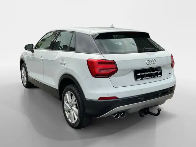 Audi Q2 view 4