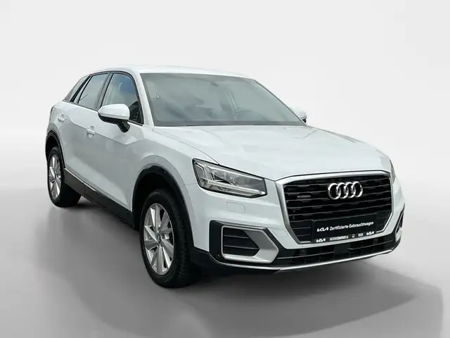 Audi Q2 view 7