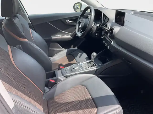 Audi Q2 view 13