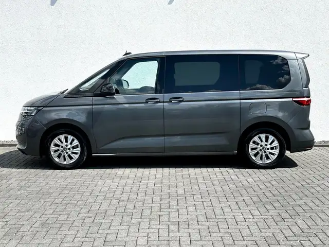 Volkswagen Multivan view 8