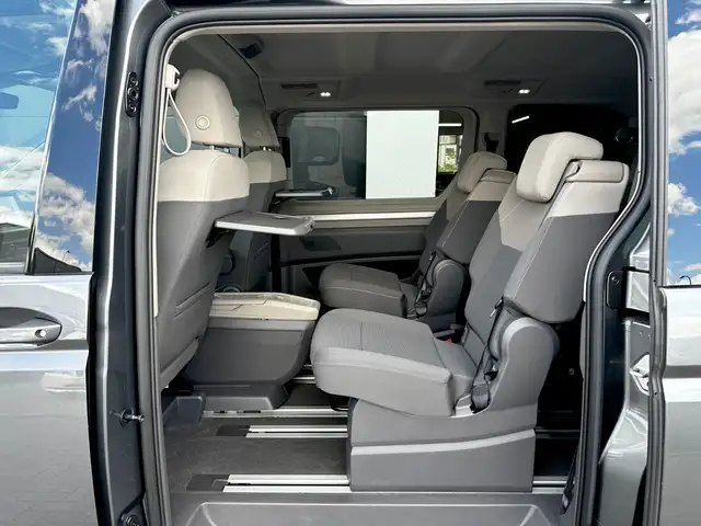Volkswagen Multivan view 15