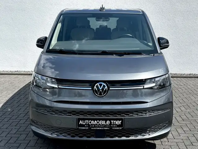 Volkswagen Multivan view 2