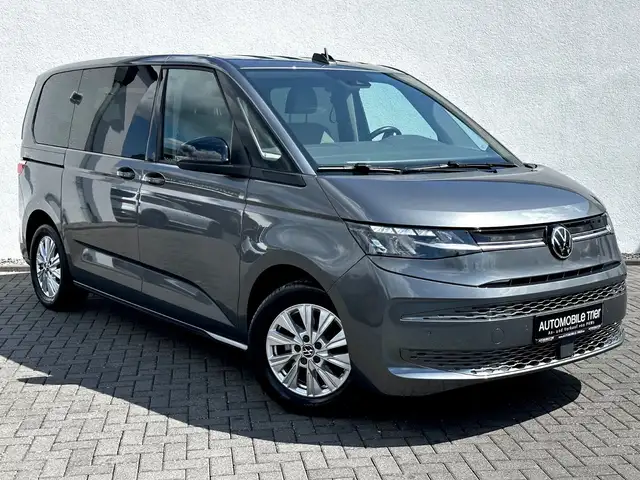Volkswagen Multivan view 3