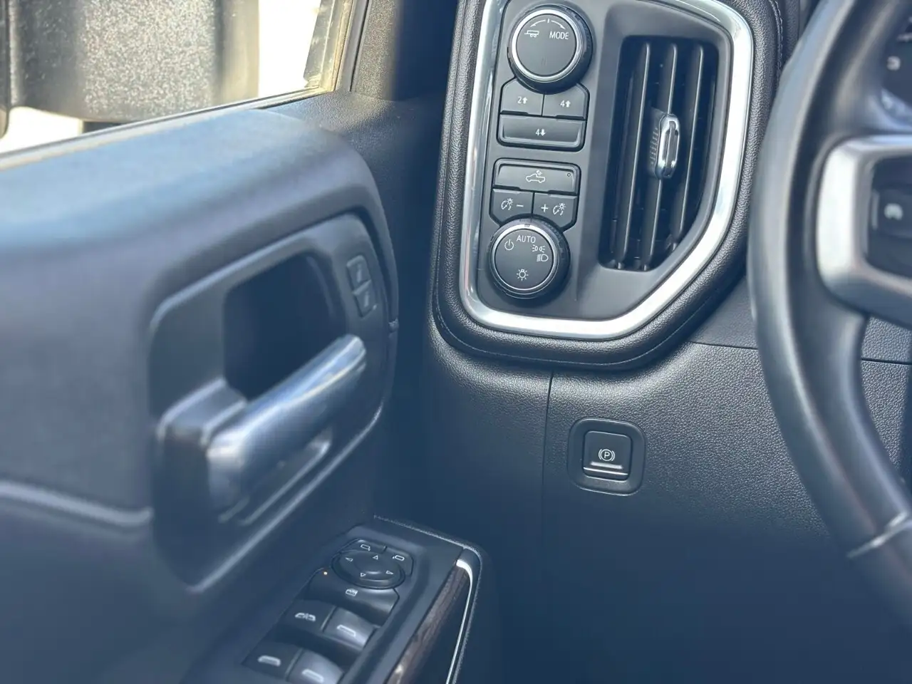 Chevrolet Silverado 3500 photo Chevrolet Silverado 3500