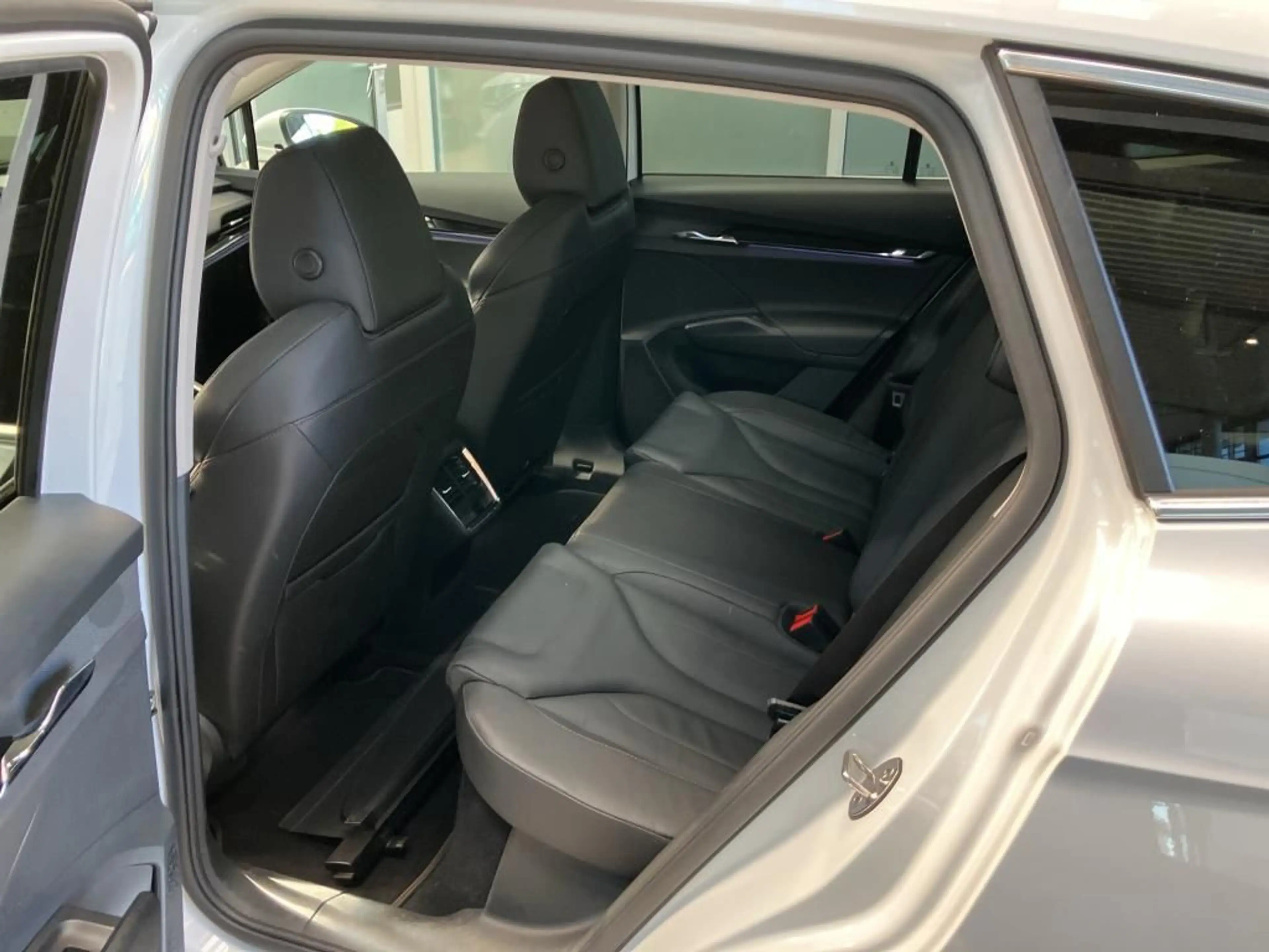 Skoda Enyaq iV 80x 4x4 Suite — photo 7