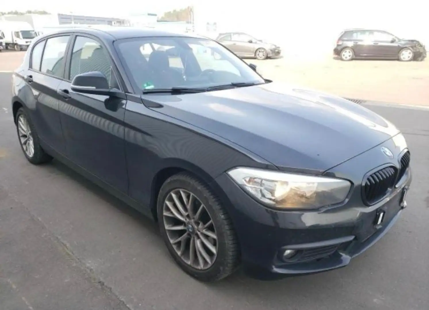 BMW 116 i Advantage Navi PDC Shz Alu Temp. uvm Noir - 1