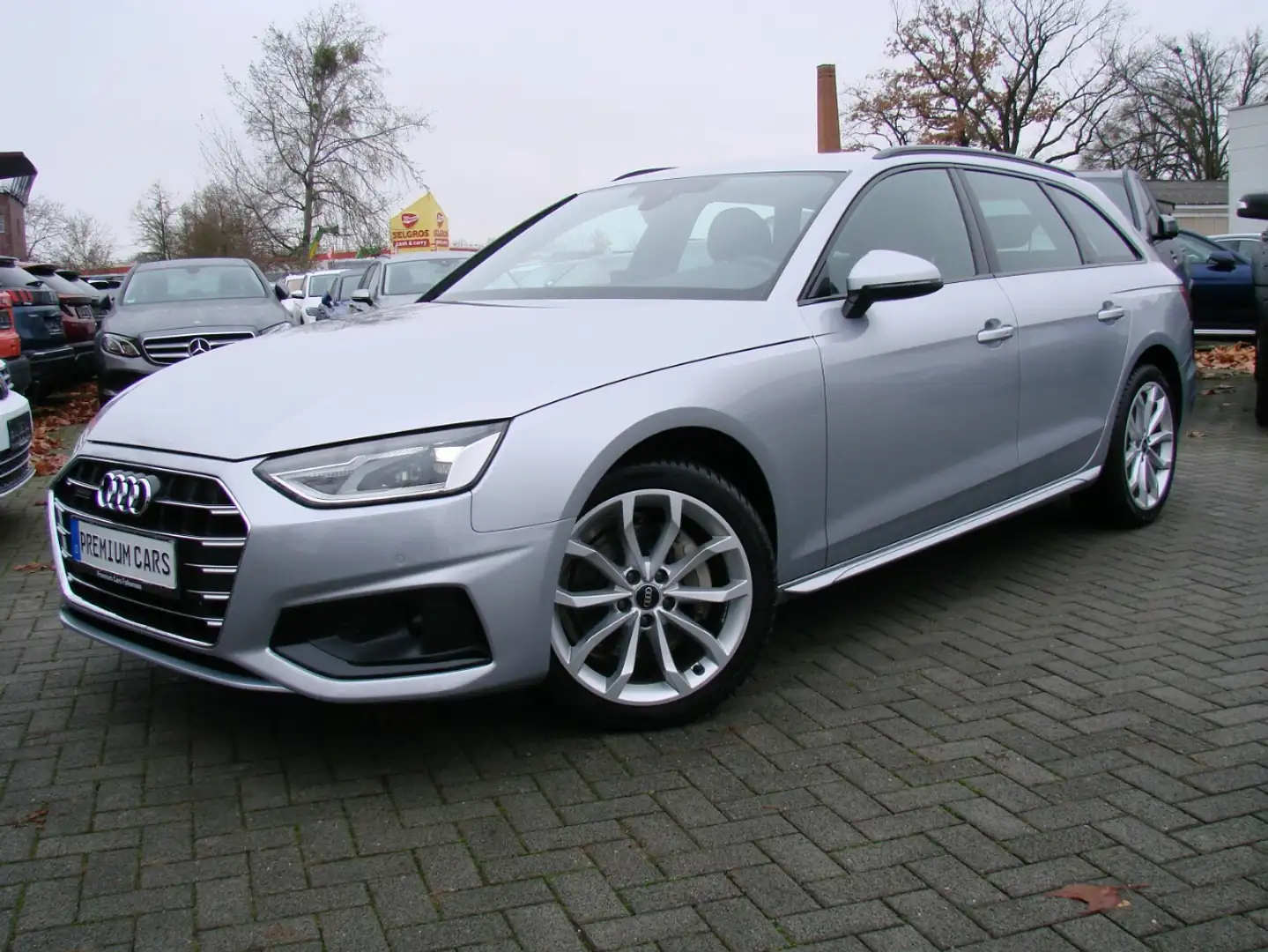 Audi A4 40TDI quattro advanced ACC Navi AHK Zilver - 2