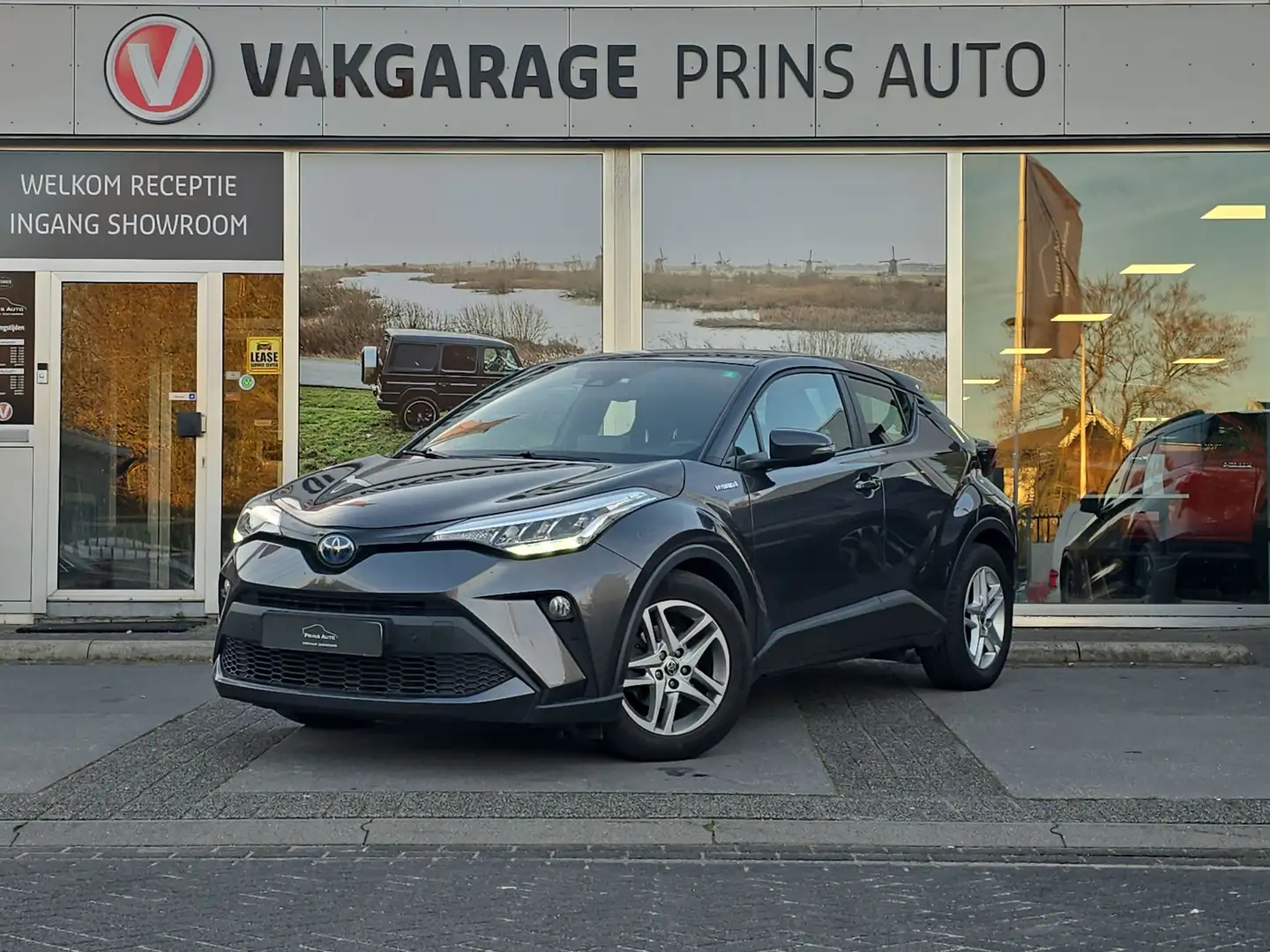 Toyota C-HR 1.8 Hybrid Dynamic |CAMERA|STOELVERW.|NAVI|VOLL.ON Grijs - 1