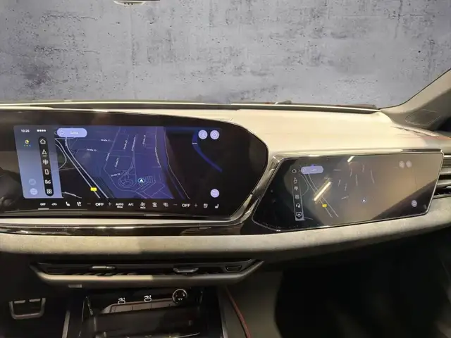 Audi RS5 view 11