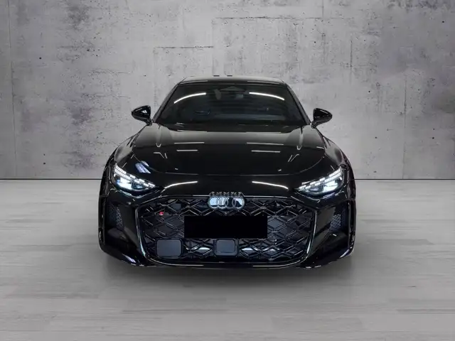 Audi RS5 view 4