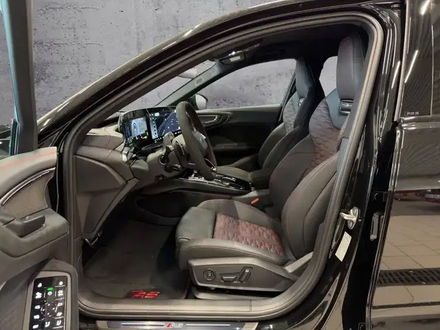Audi RS5 view 6