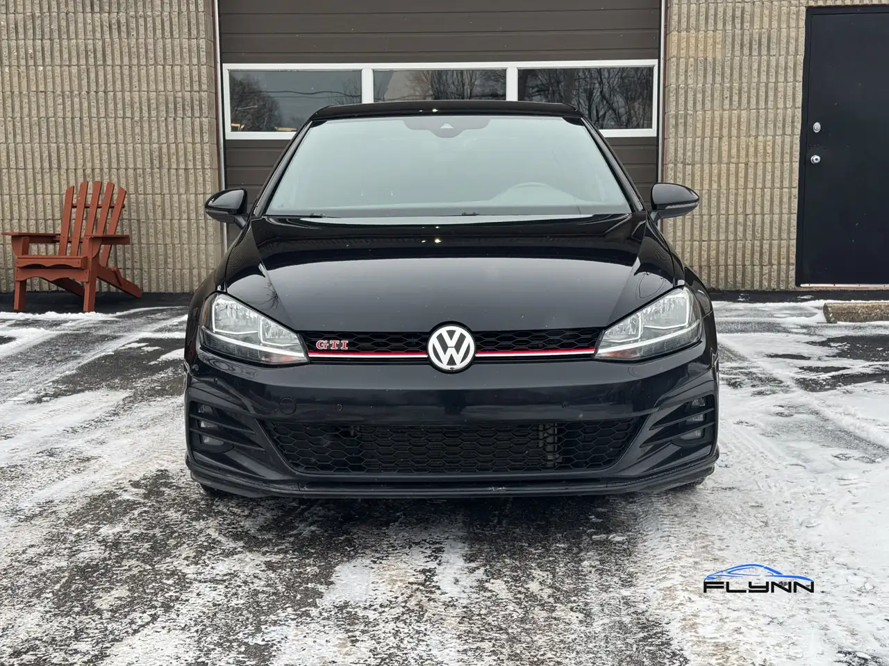 Volkswagen Golf GTI снимка Volkswagen Golf GTI