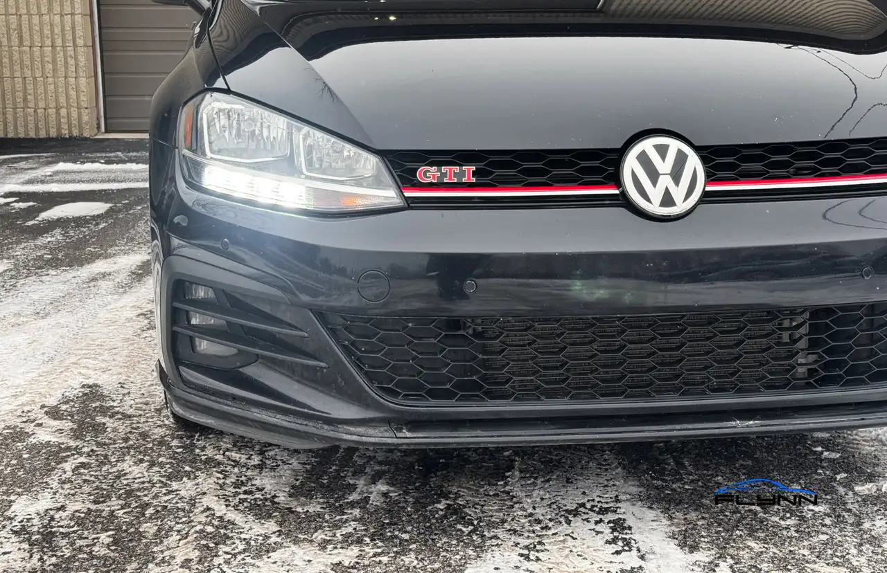 Volkswagen Golf GTI снимка Volkswagen Golf GTI