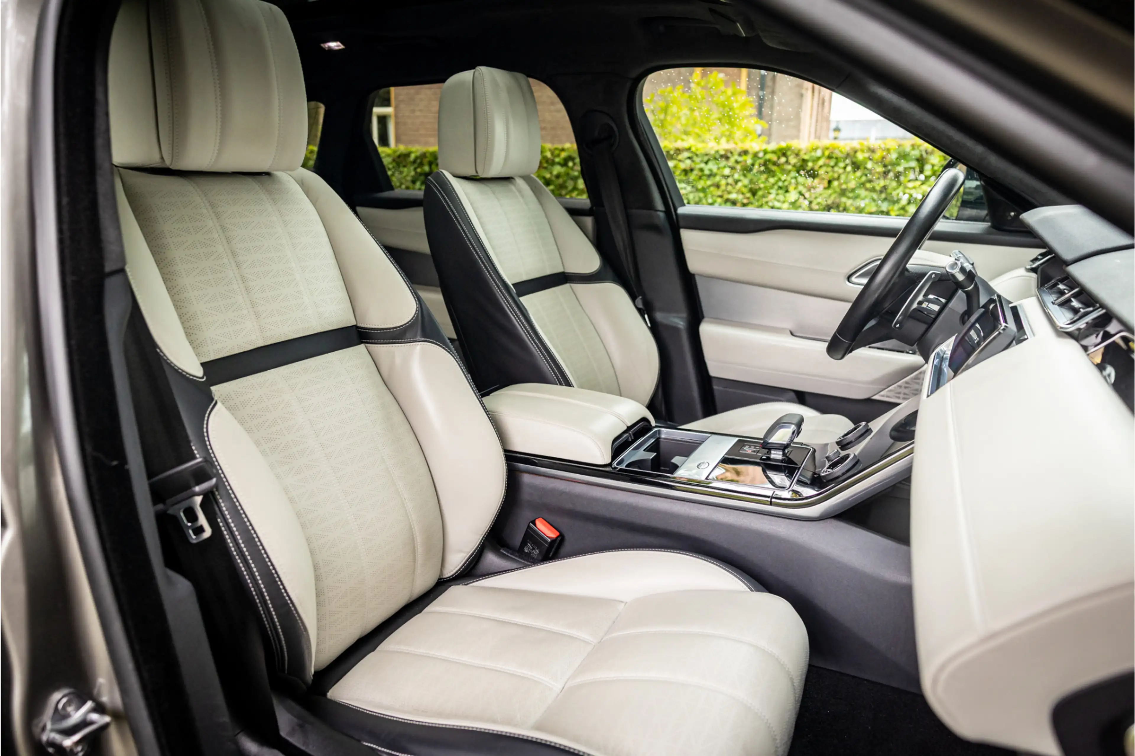 Land Rover Range Rover Velar 2.0 P400e R-Dynamic HSE Massage Stoelventilatie HU — photo 12