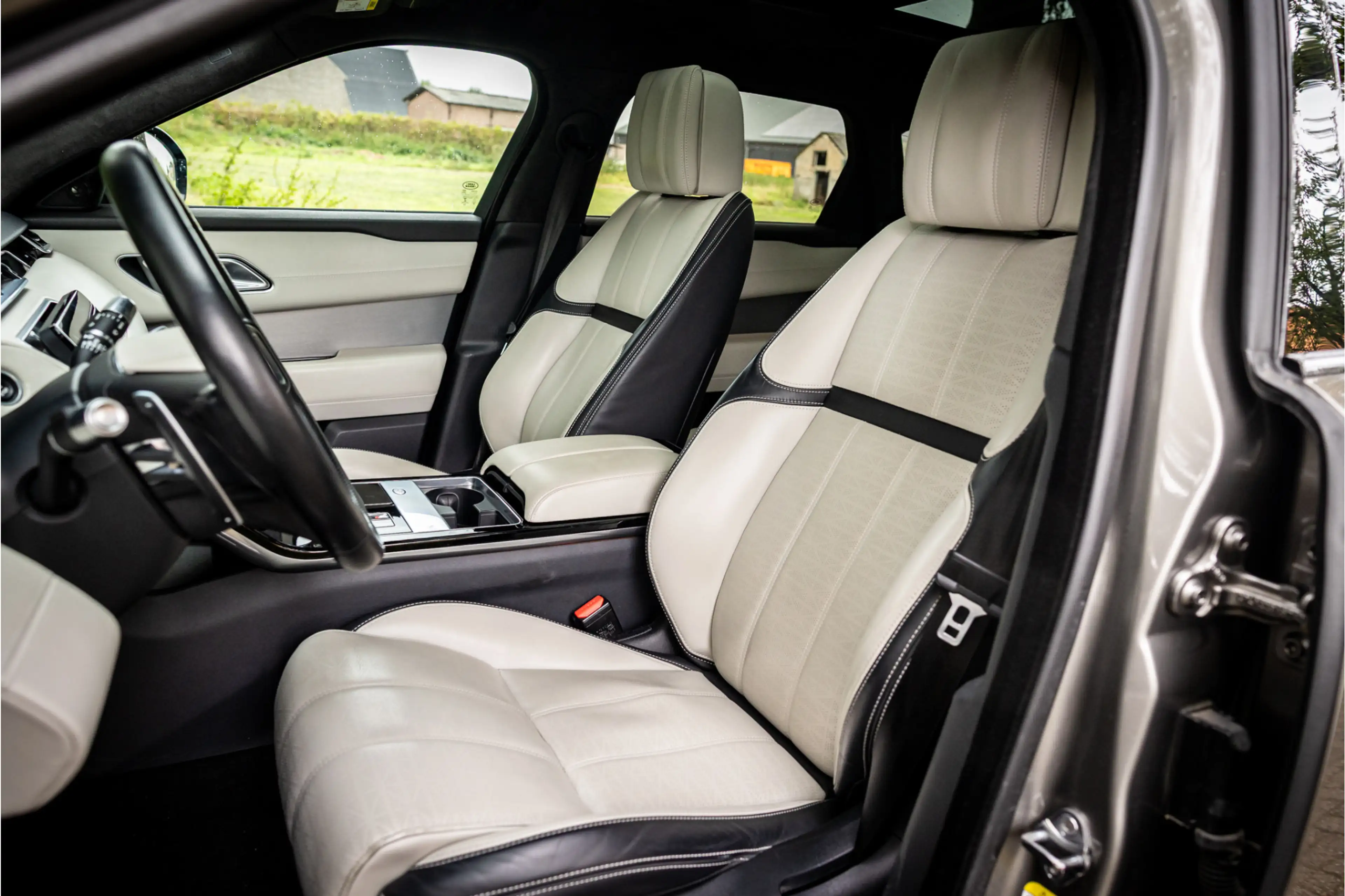 Land Rover Range Rover Velar 2.0 P400e R-Dynamic HSE Massage Stoelventilatie HU — photo 6