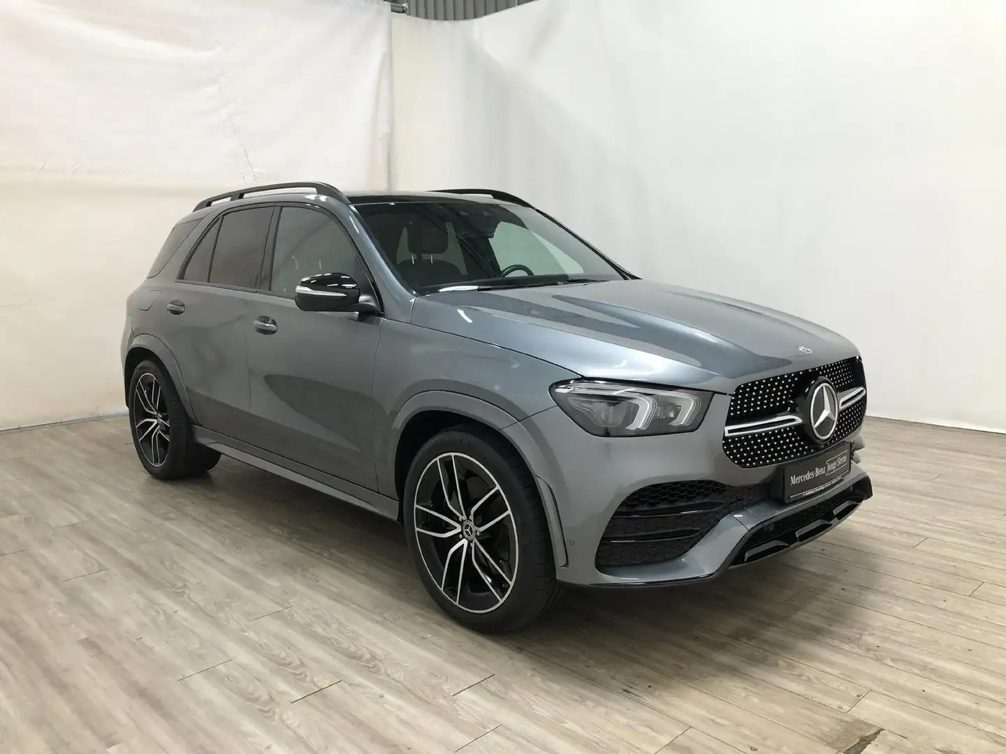Mercedes-Benz GLE 400 d 4M AMG NIGHT*Pano*AHK*Distr*HUD*Standh Grau - 2