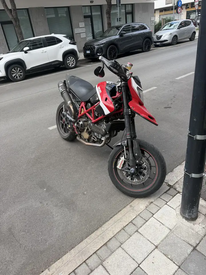 Ducati Hypermotard 1100