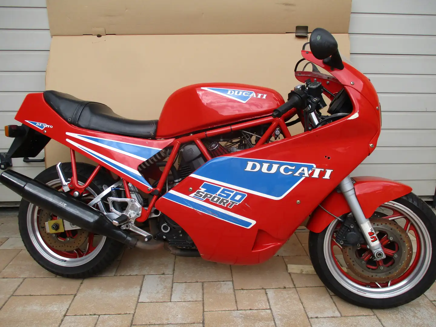 Ducati 750 Sport Bastlerfahrzeug zum Wiederbeleben Rojo - 1