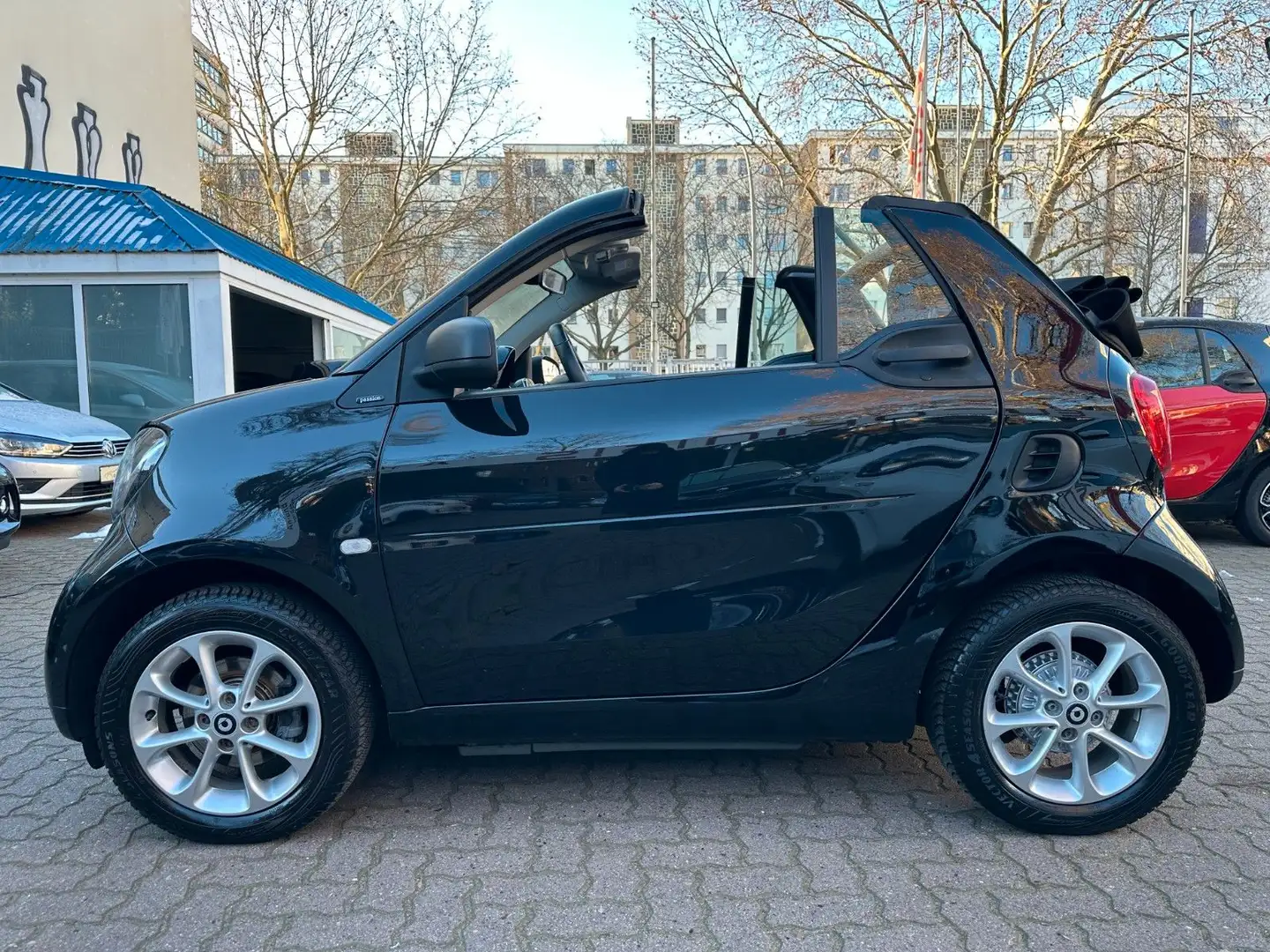 smart forTwo fortwo Cabrio TWINAMIC passion DCT*SHZ*NAVI* Чорний - 2