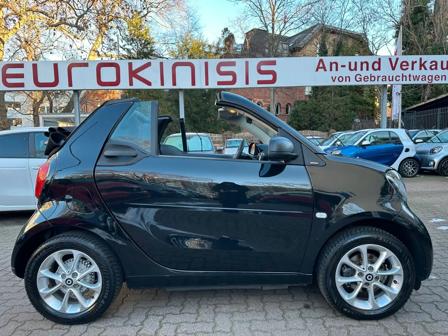 smart forTwo fortwo Cabrio TWINAMIC passion DCT*SHZ*NAVI* Чорний - 1