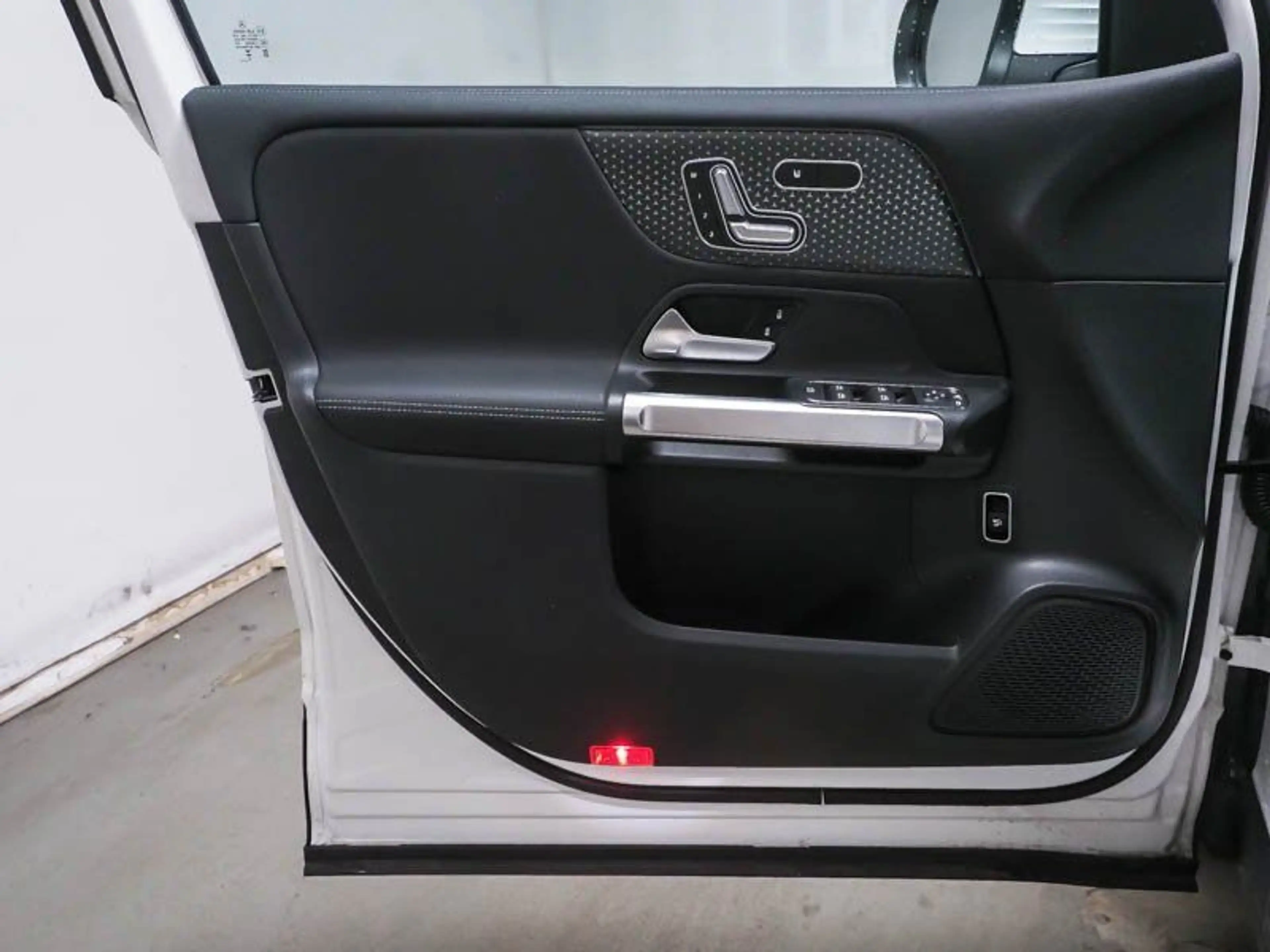 Mercedes-Benz EQB 250 PROGR-ADVANCED MEMORY FAP KAMERA WINTER — photo 10