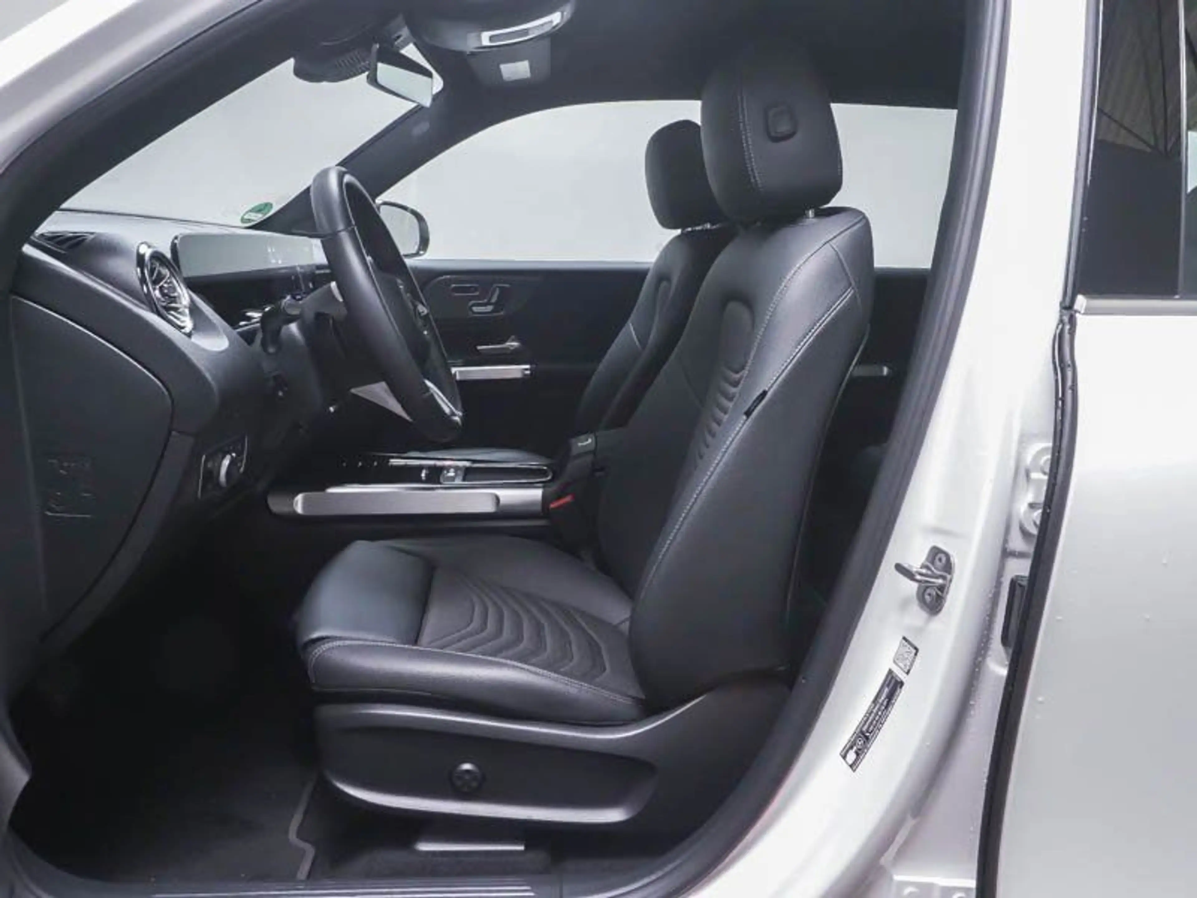 Mercedes-Benz EQB 250 PROGR-ADVANCED MEMORY FAP KAMERA WINTER — photo 5