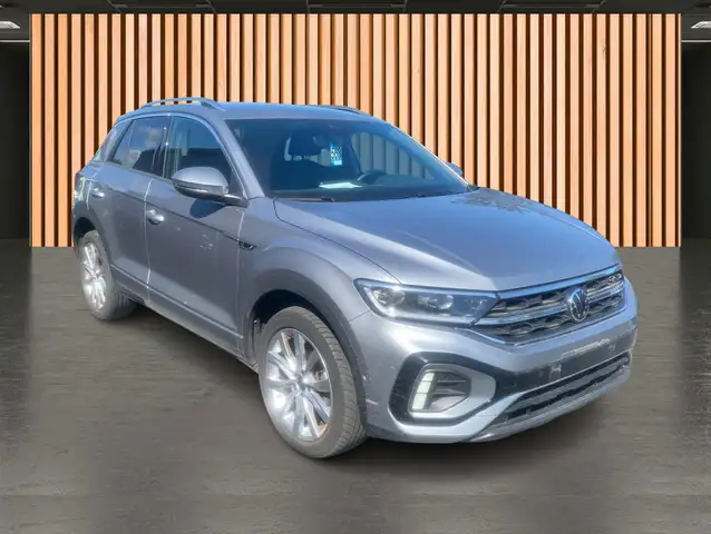 Volkswagen T-Roc view 4