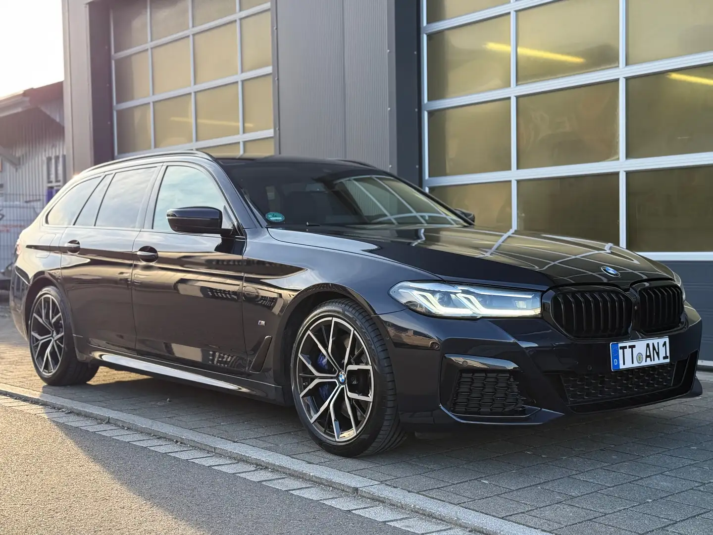 BMW 530 530 d M-SPORT Leder Keyless StdHzg. MATRIX 360 19 Noir - 1