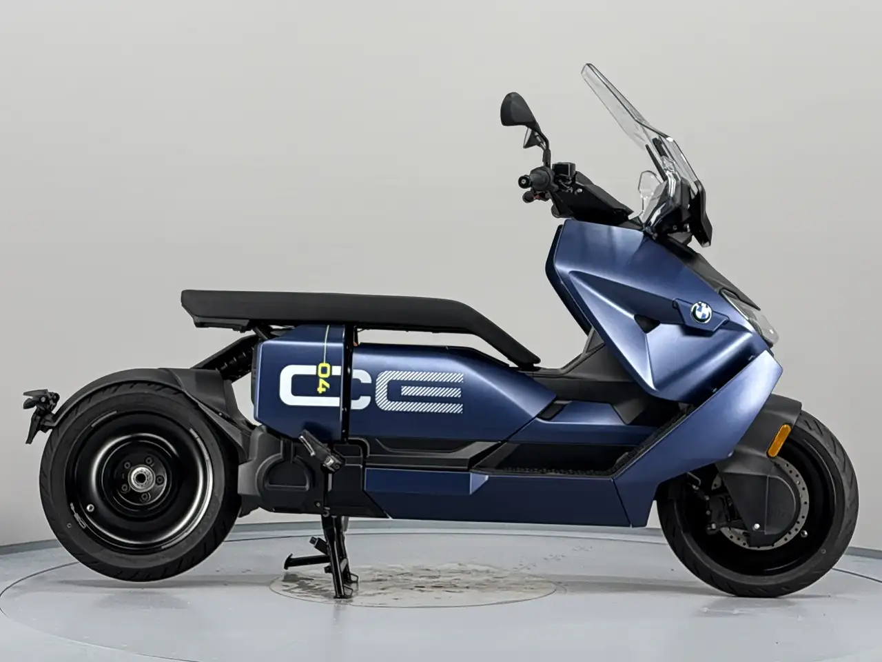 BMW CE 04