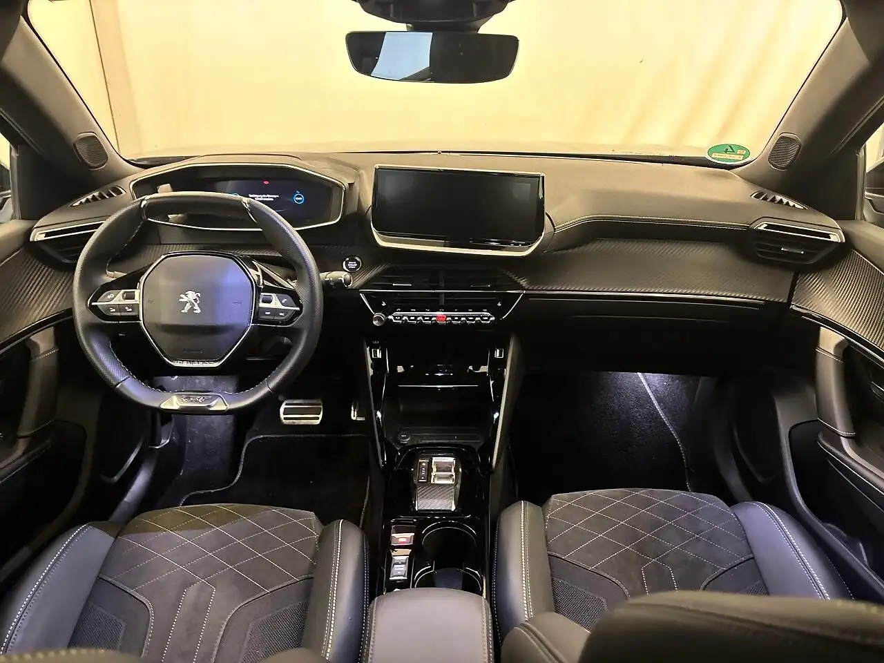 Peugeot 2008 Elektromotor (e-)GT LED*LEDER*NAVI*RFK*TEMP*PDC, миниатюра 9