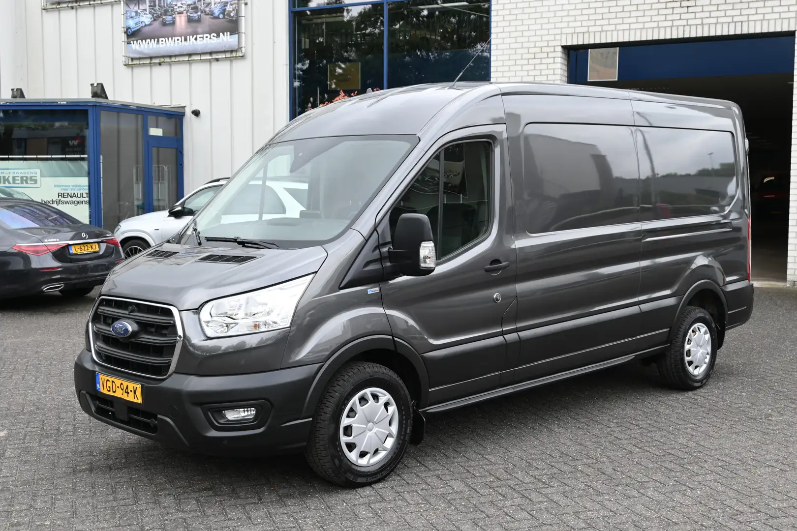 Ford Transit 350L 2.0 TDCI 170 pk L3H2 Trend Navigatie met came Grijs - 1