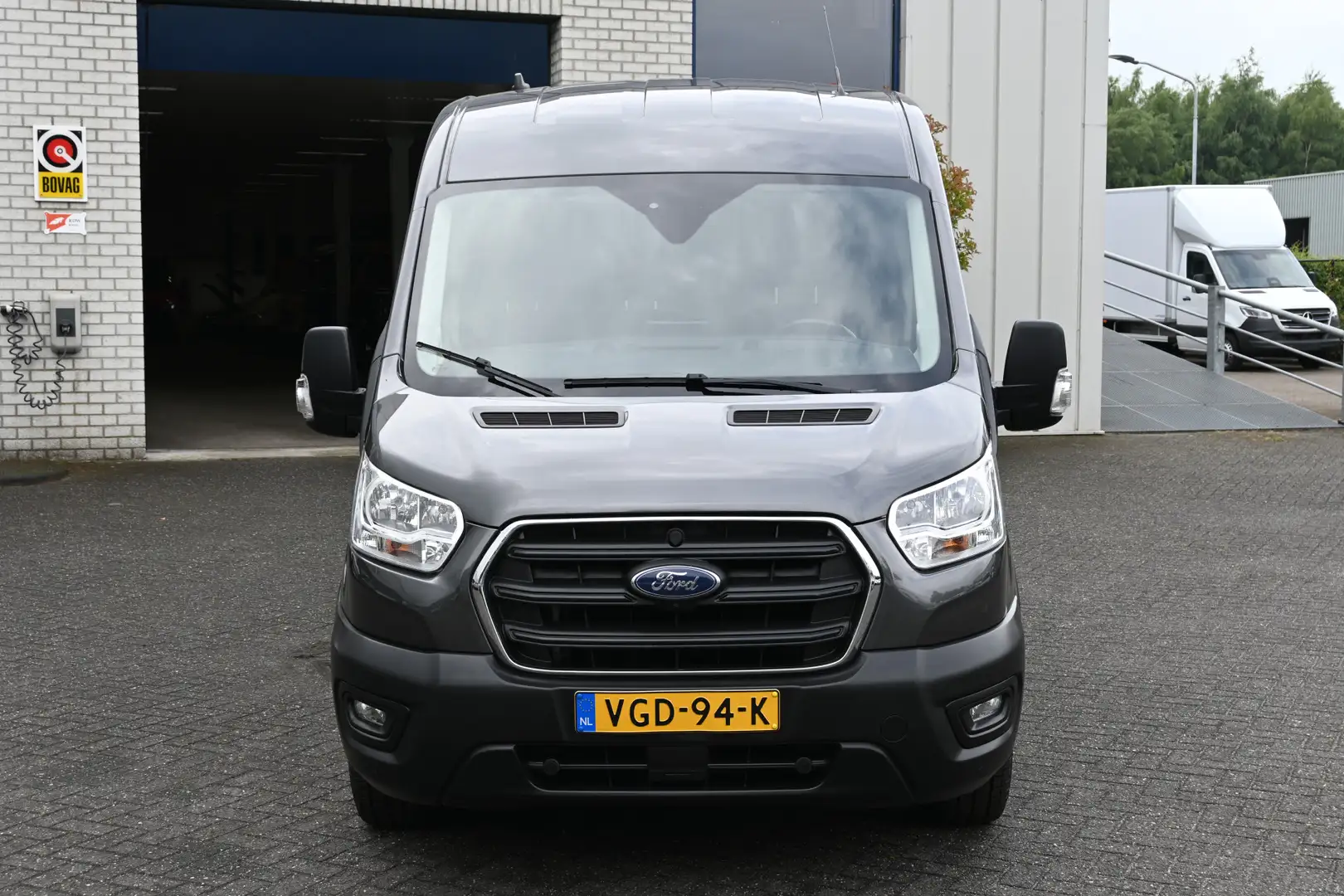 Ford Transit 350L 2.0 TDCI 170 pk L3H2 Trend Navigatie met came Grijs - 2