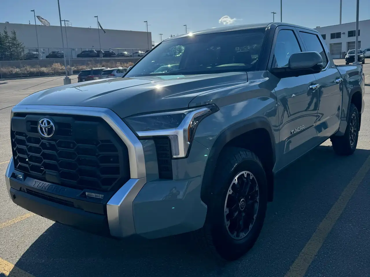 Toyota Tundra снимка Toyota Tundra