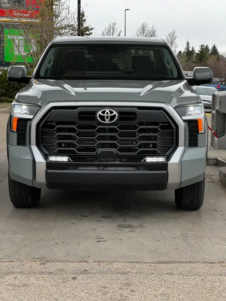 Toyota Tundra снимка Toyota Tundra