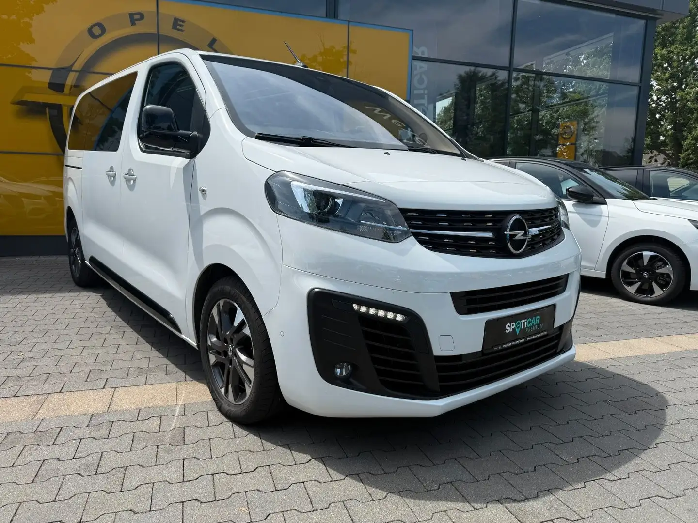 Opel Zafira Life Tourer M 2. 0 AT,AHK,Leder,HUD,VOLL Weiß - 1
