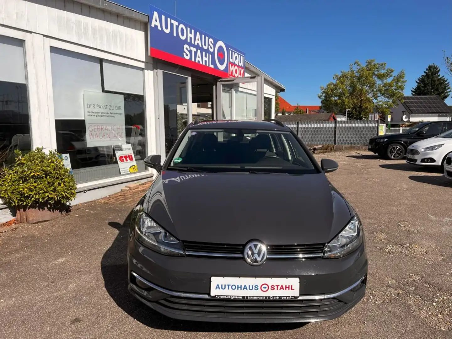 Volkswagen Golf Variant 1.5 TSI ACT OPF DSG Comfortline Grau - 2