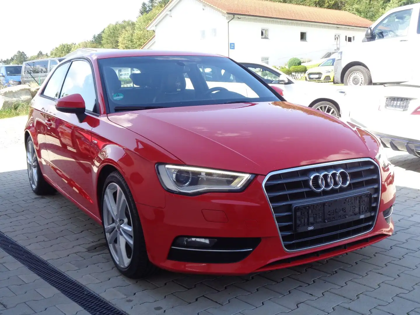 Audi A3 S line Sportpaket 160 € mon.Rate Rojo - 1