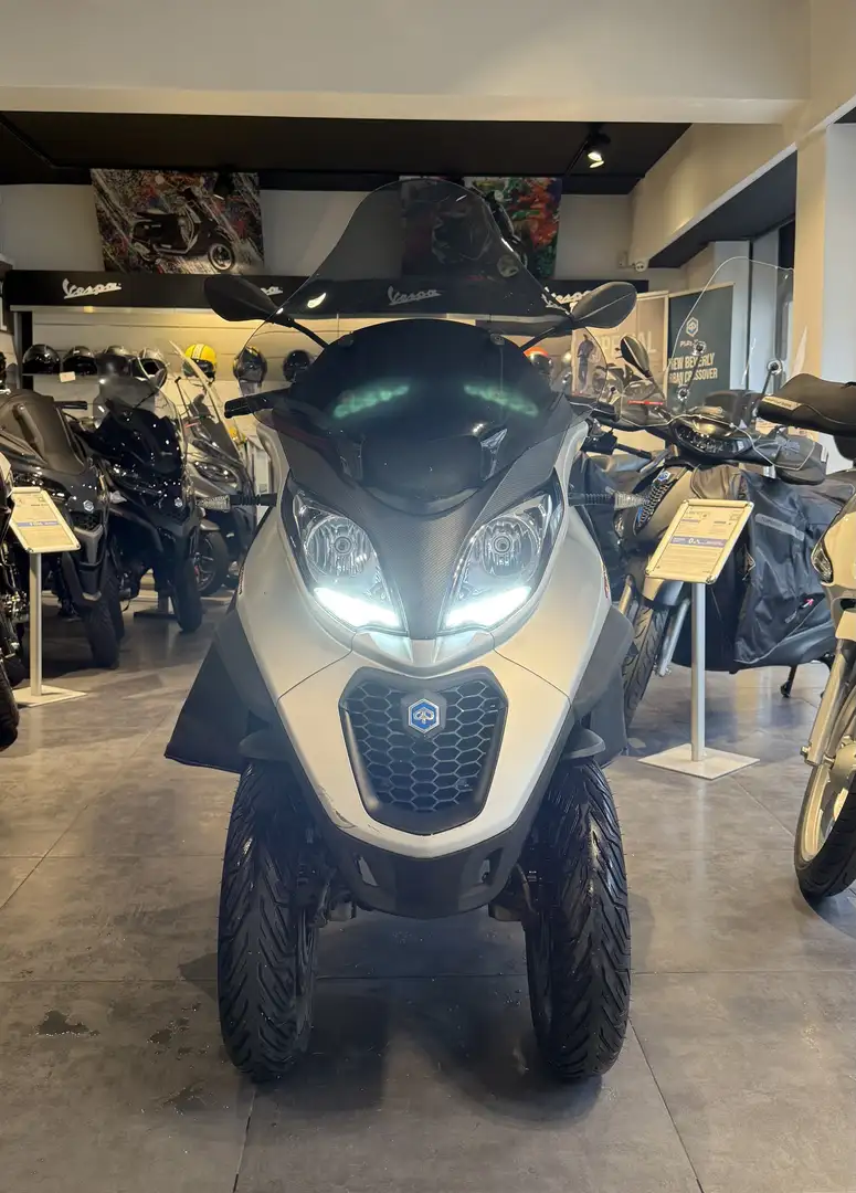 Piaggio MP3 400 Argent - 1