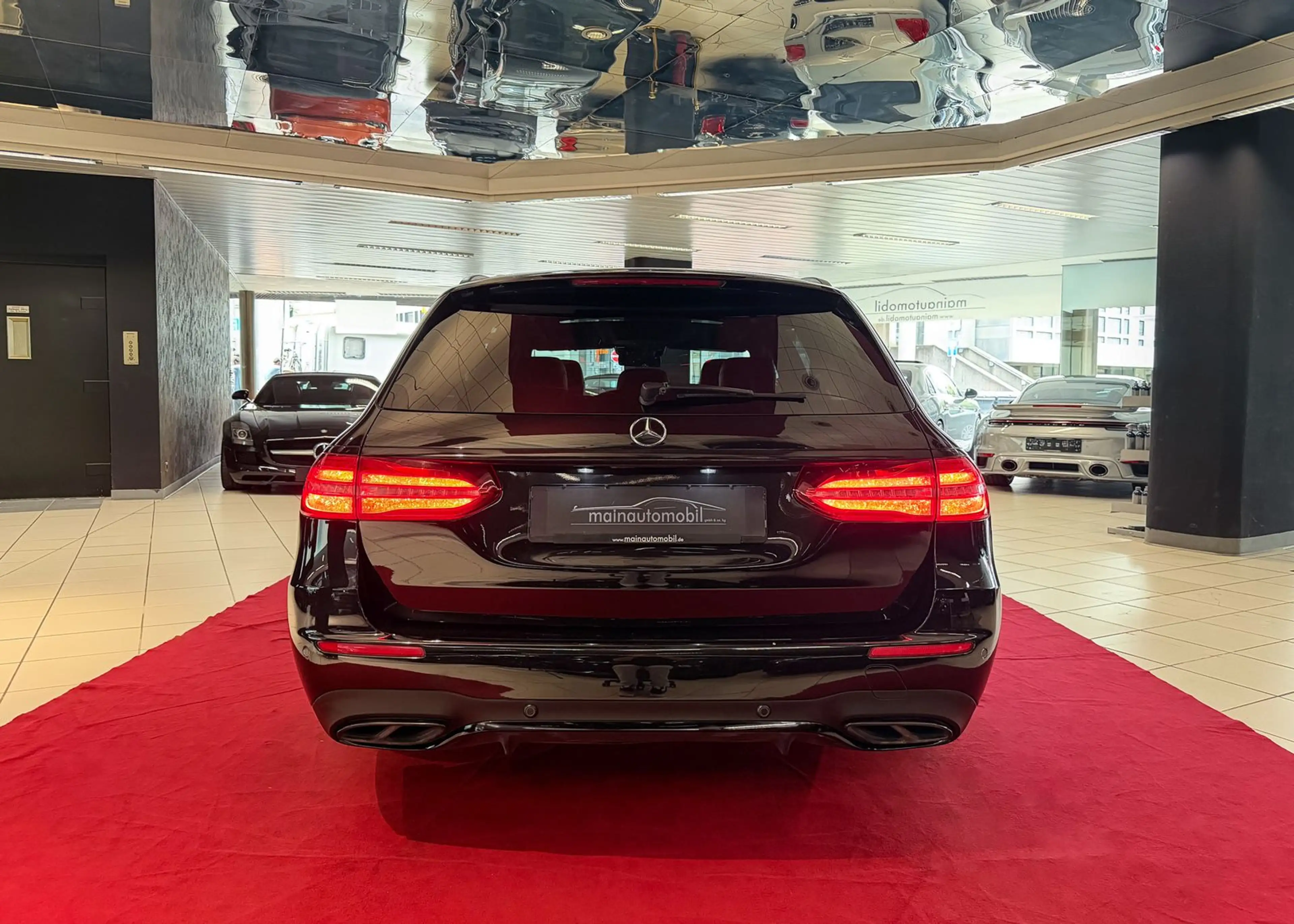 Mercedes-Benz E 43 AMG 4M AHK Distronic Pano Night Burmester — photo 9