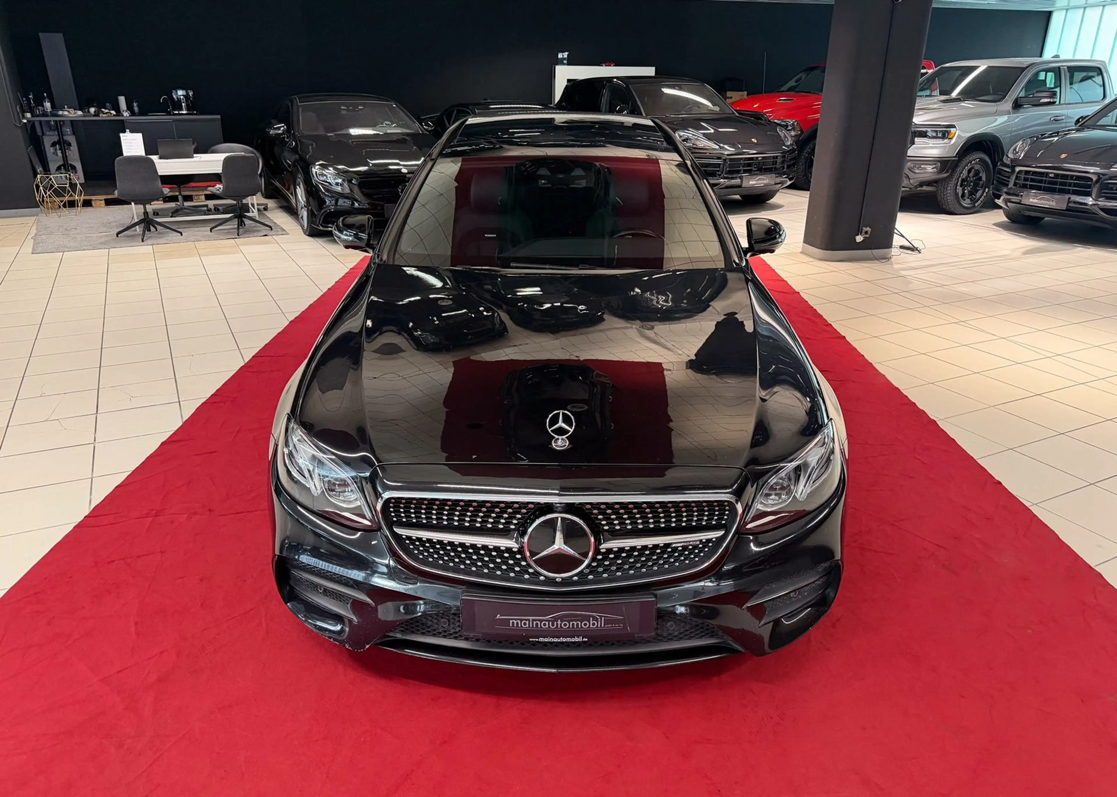 Mercedes-Benz E 43 AMG 4M AHK Distronic Pano Night Burmester — photo 2