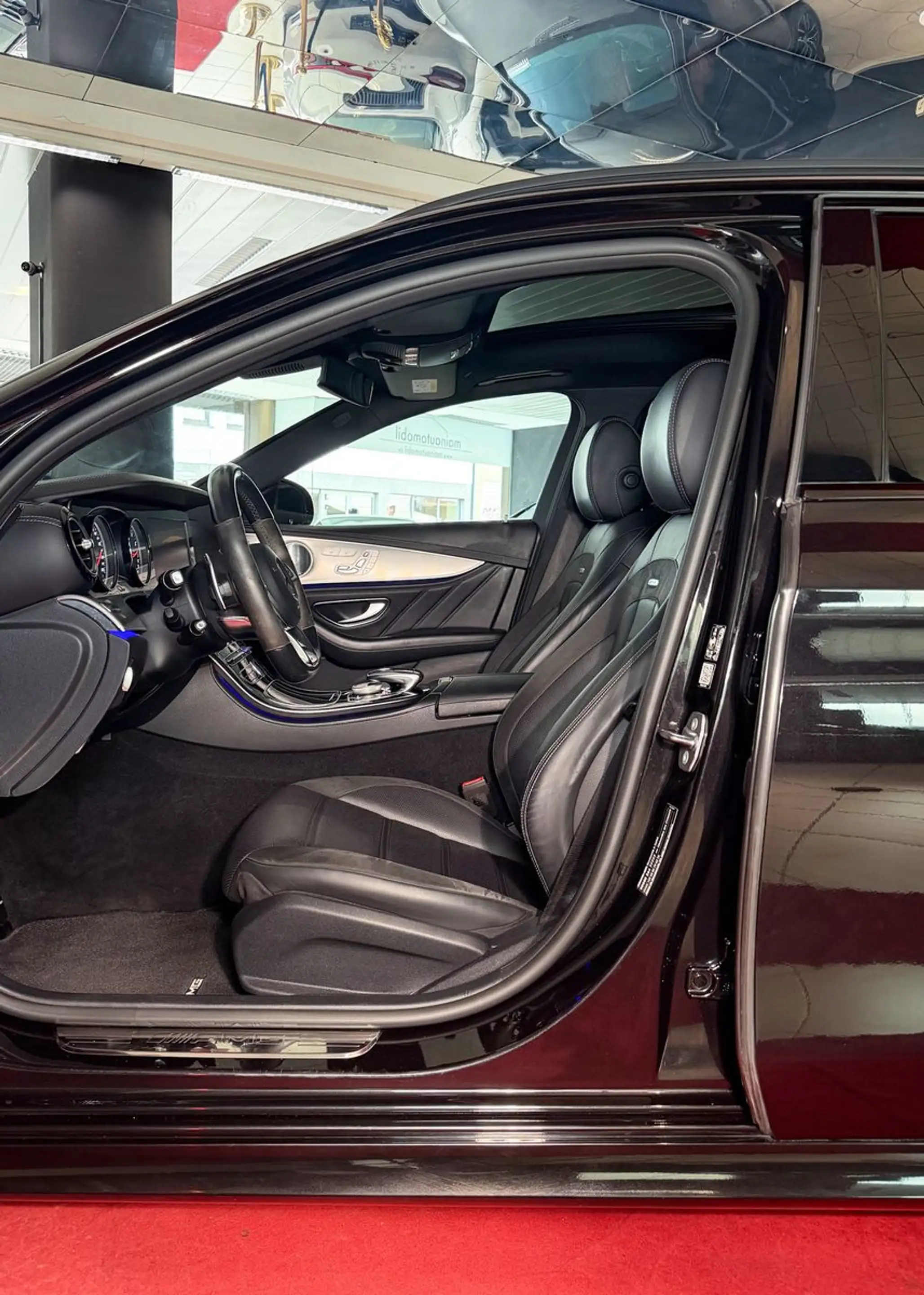 Mercedes-Benz E 43 AMG 4M AHK Distronic Pano Night Burmester — photo 18