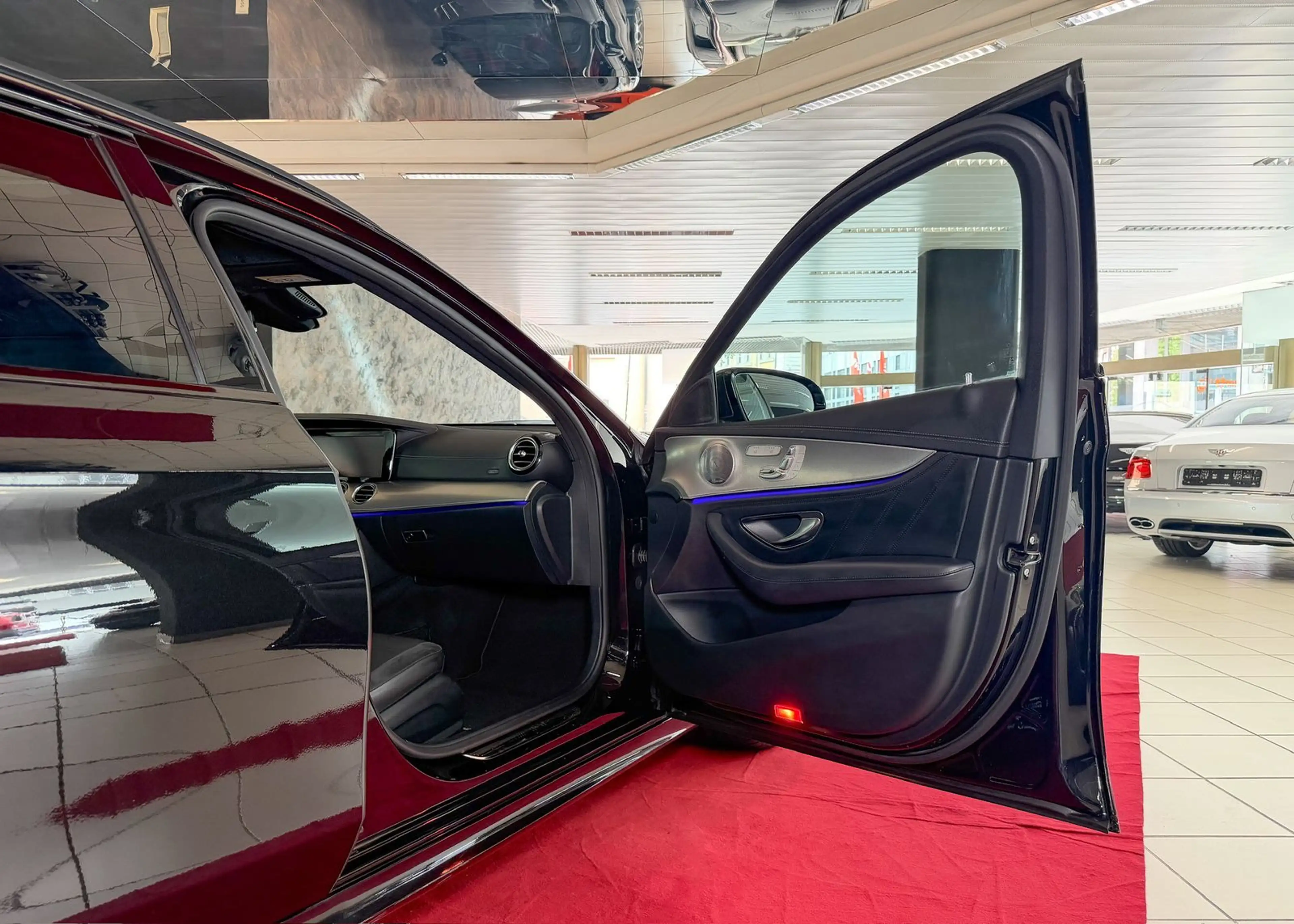 Mercedes-Benz E 43 AMG 4M AHK Distronic Pano Night Burmester — photo 30