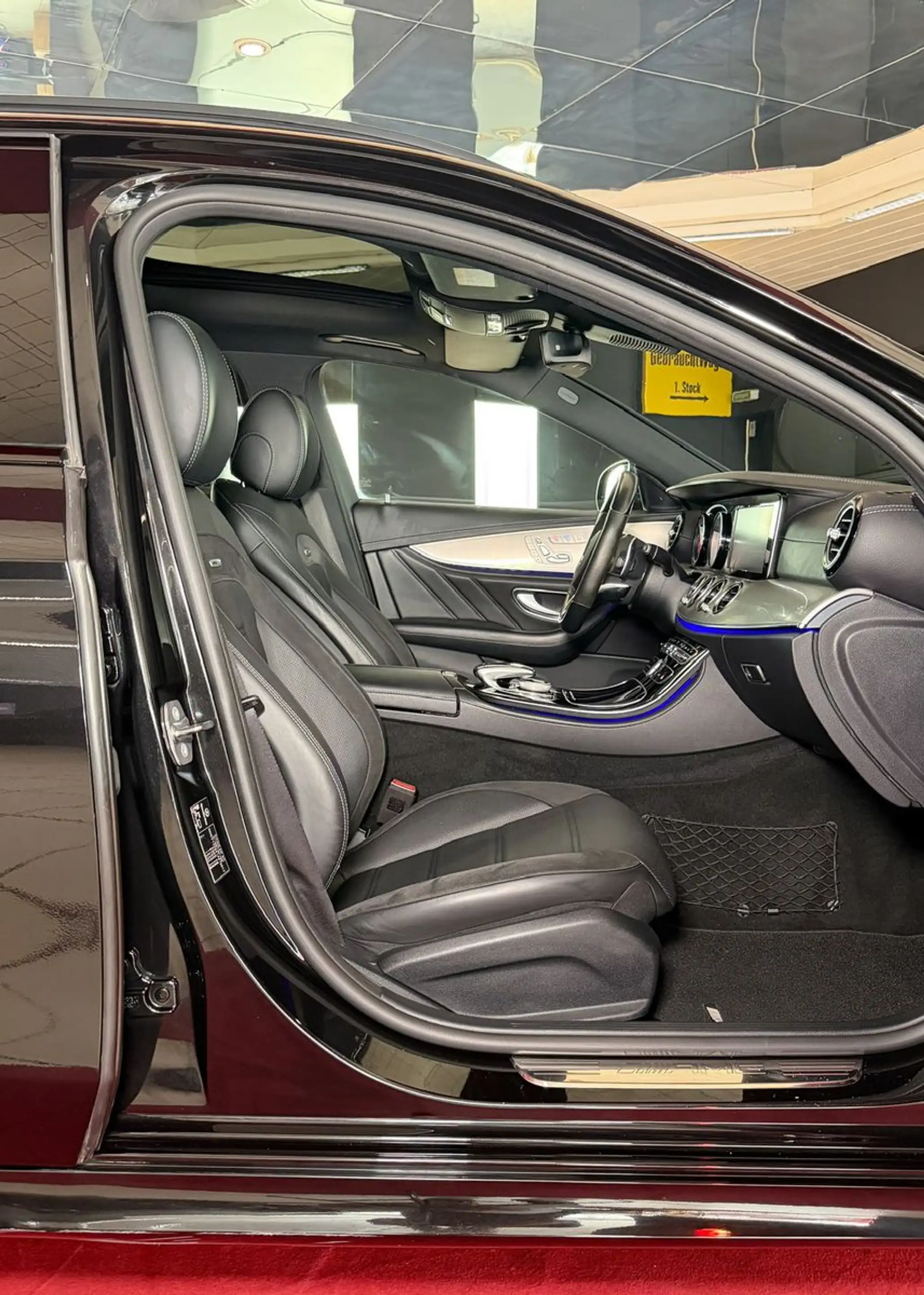 Mercedes-Benz E 43 AMG 4M AHK Distronic Pano Night Burmester — photo 29