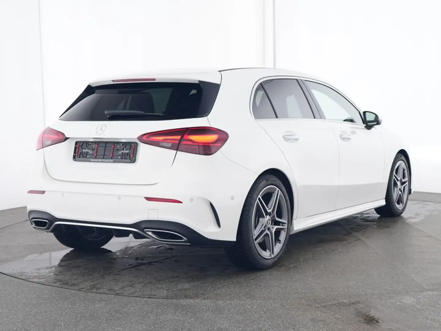 Mercedes-Benz A 220 4MATIC Kompaktlimousine RüKam+MBUX+Totwink Weiß - 2