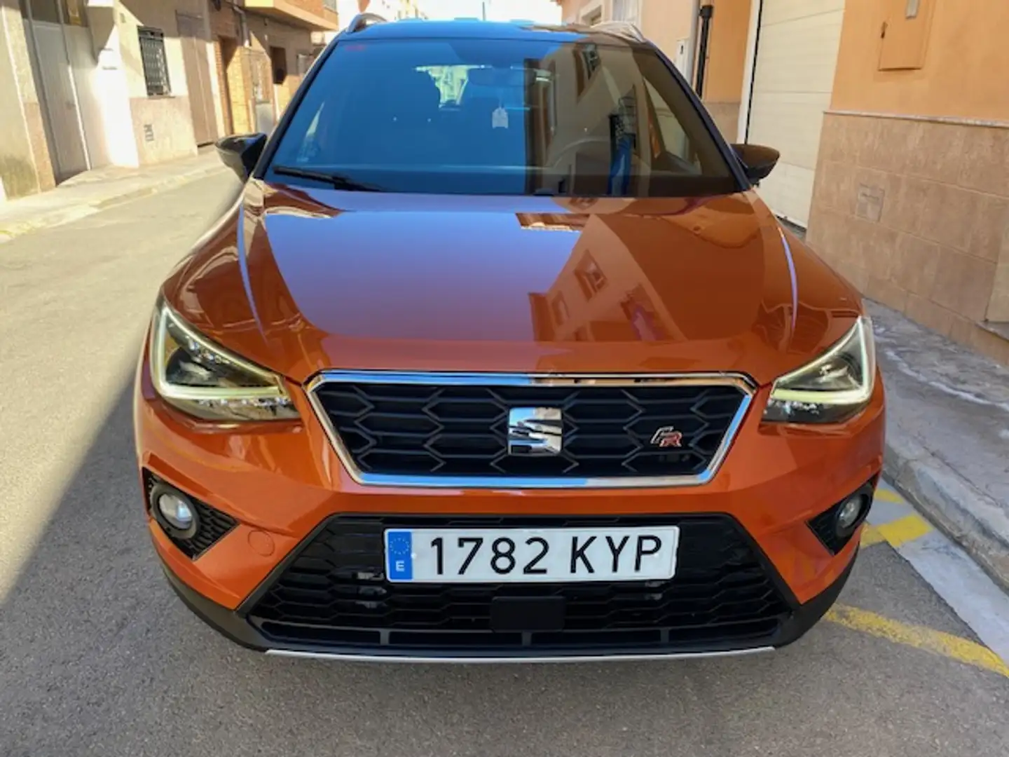 SEAT Arona 1.0 TGI S&S Reference 90 Naranja - 2