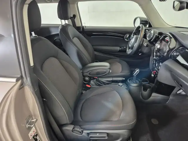 Mini Cooper Cooper view 10