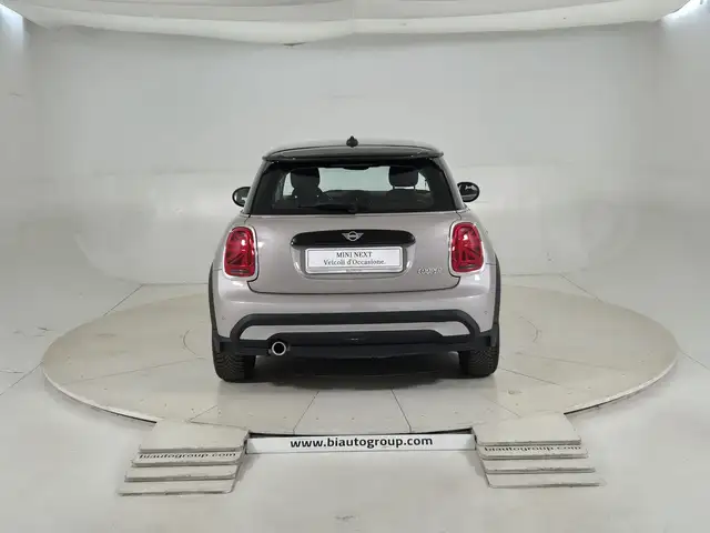 Mini Cooper Cooper view 4