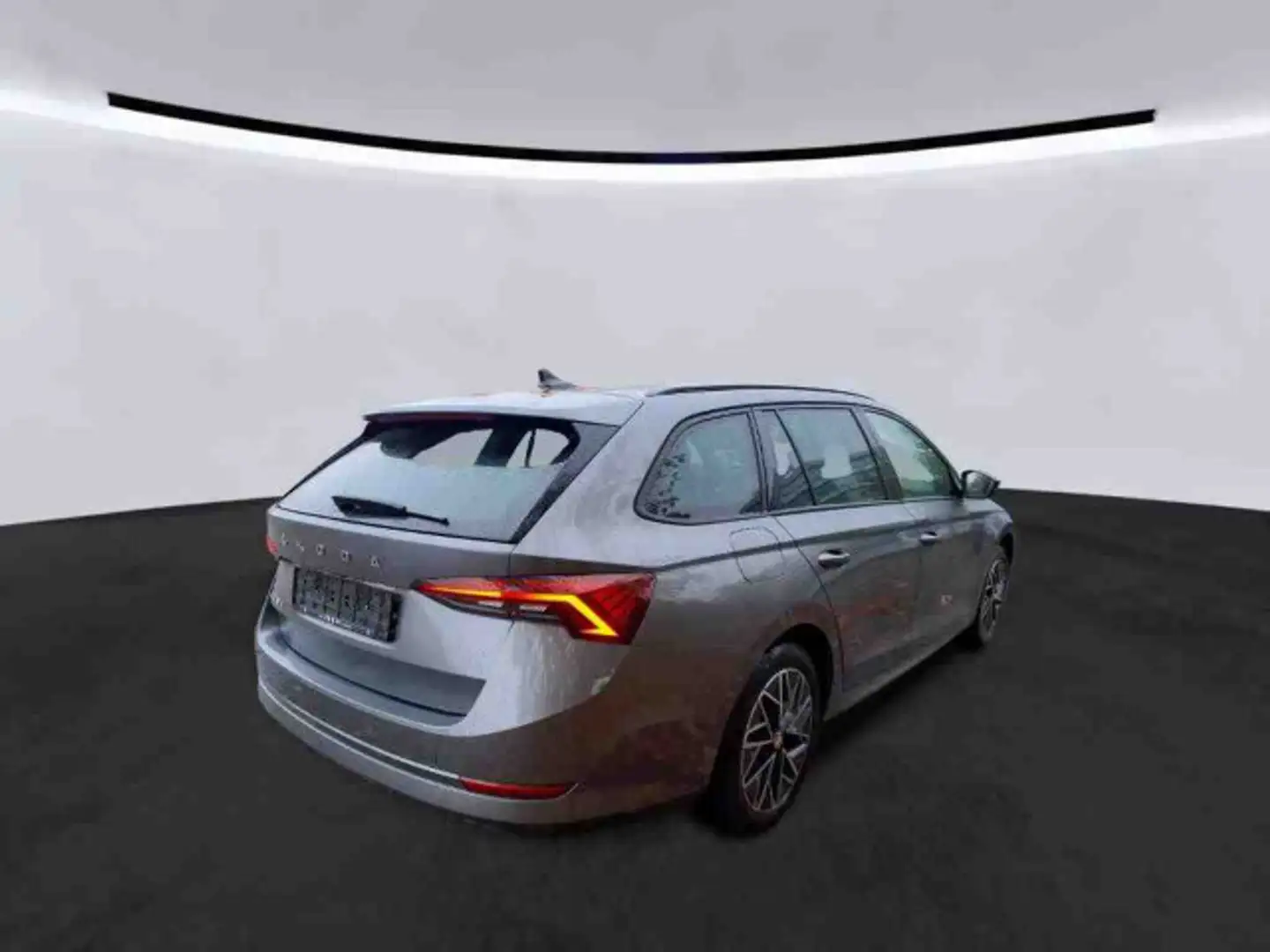 Skoda Octavia Combi 2.0 TDI DSG Clever LED+AHK+Kamera+ Grau - 2